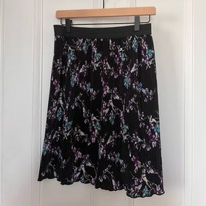 Floral pleated skirt with stretch waistband